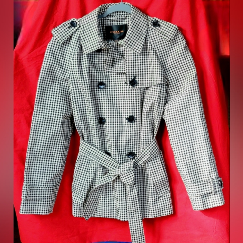 NWT Women's Gingham Coach Short Trench in Stone and Black